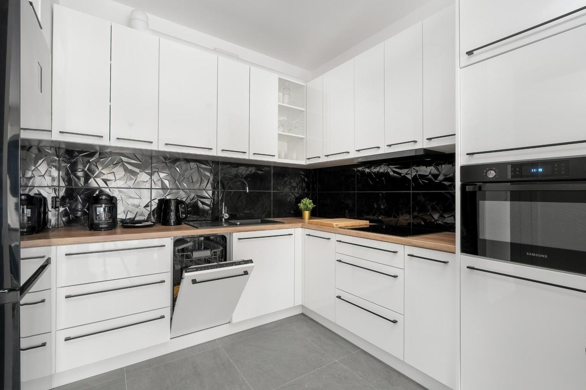City Center Apartments With Gym & Free Garage Poznan By Noclegi Renters Exterior photo